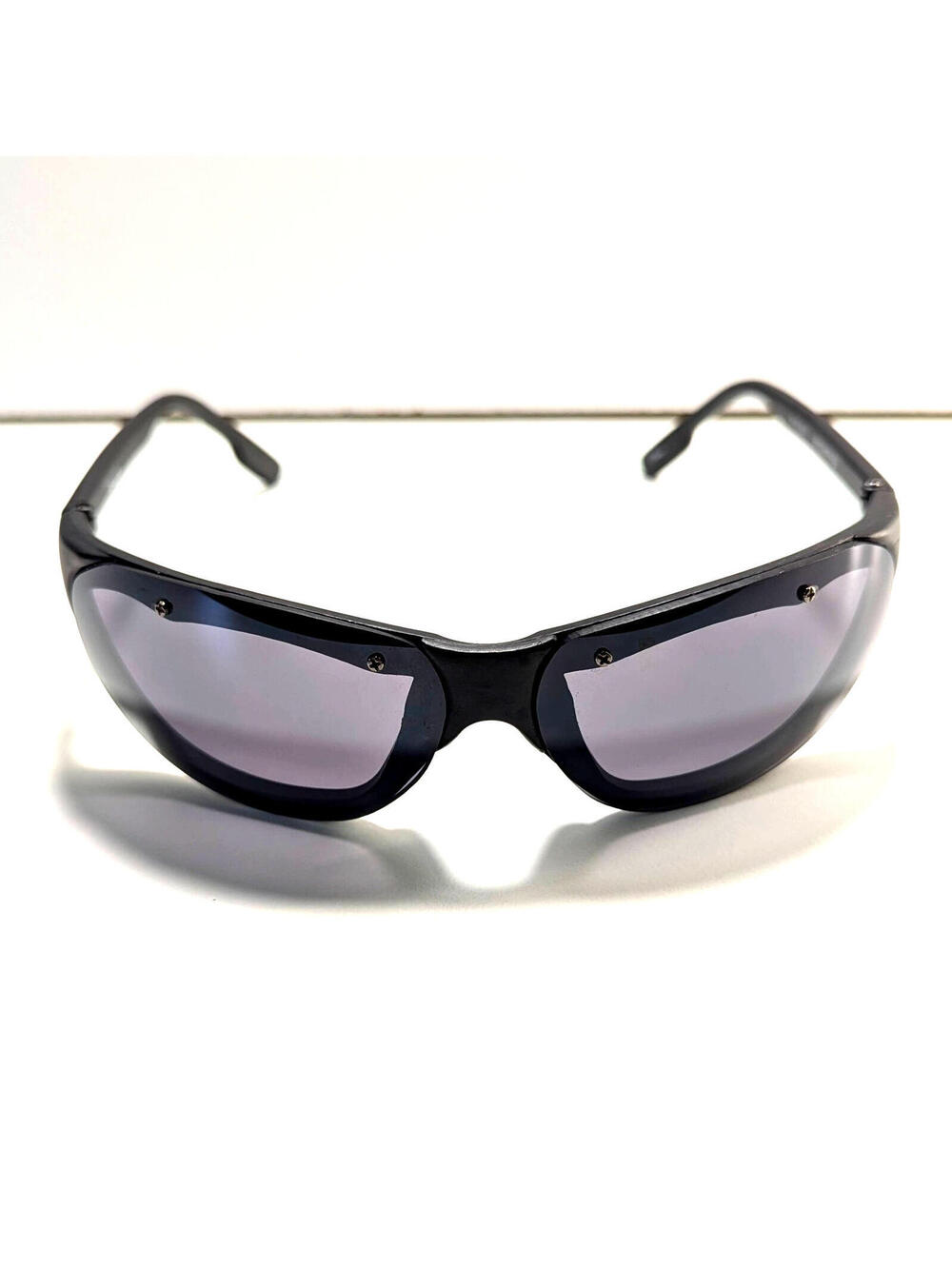 Foster Grant Sunglasses Encompass KM0507 Wrap Black Plastic Frames Purple Lense
